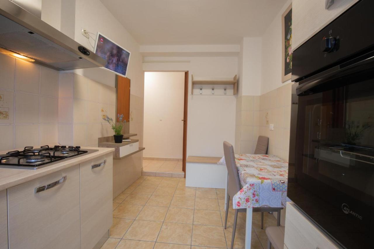 Lorenzo's Apartment *